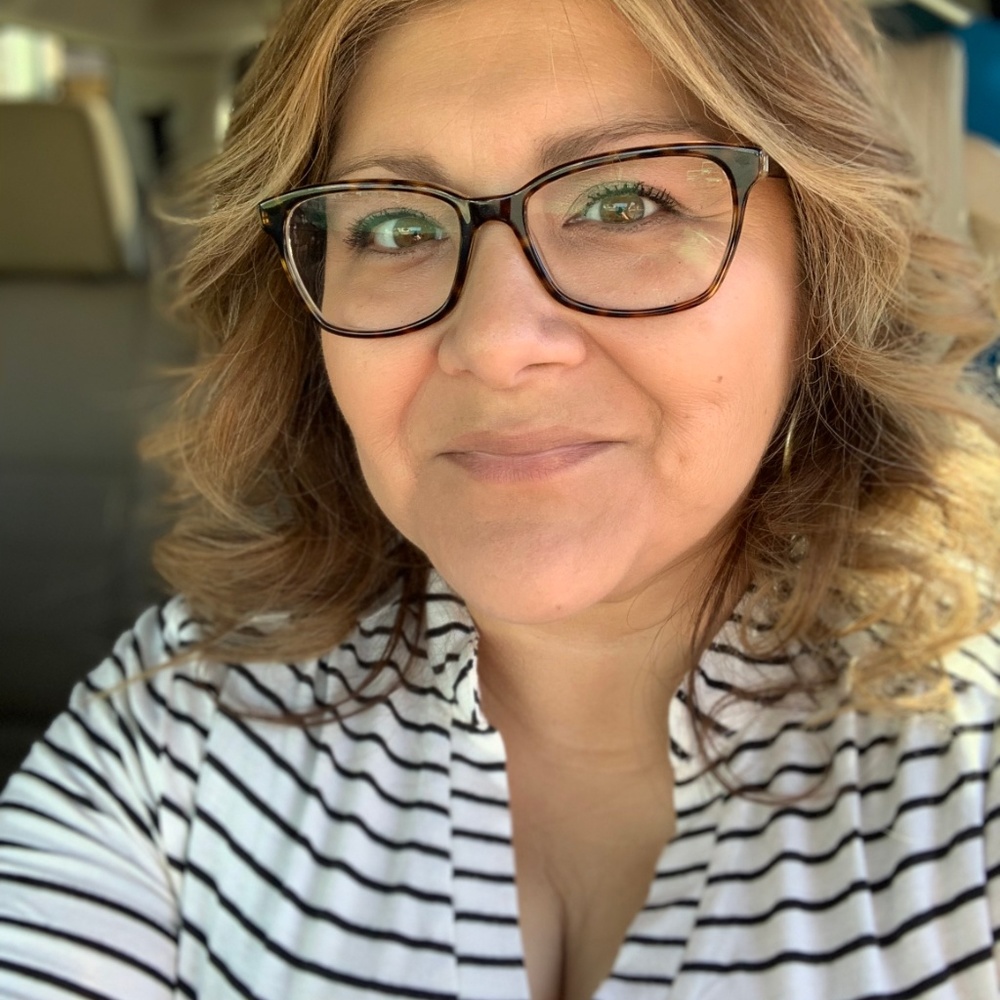 Meet your Posher, Monica